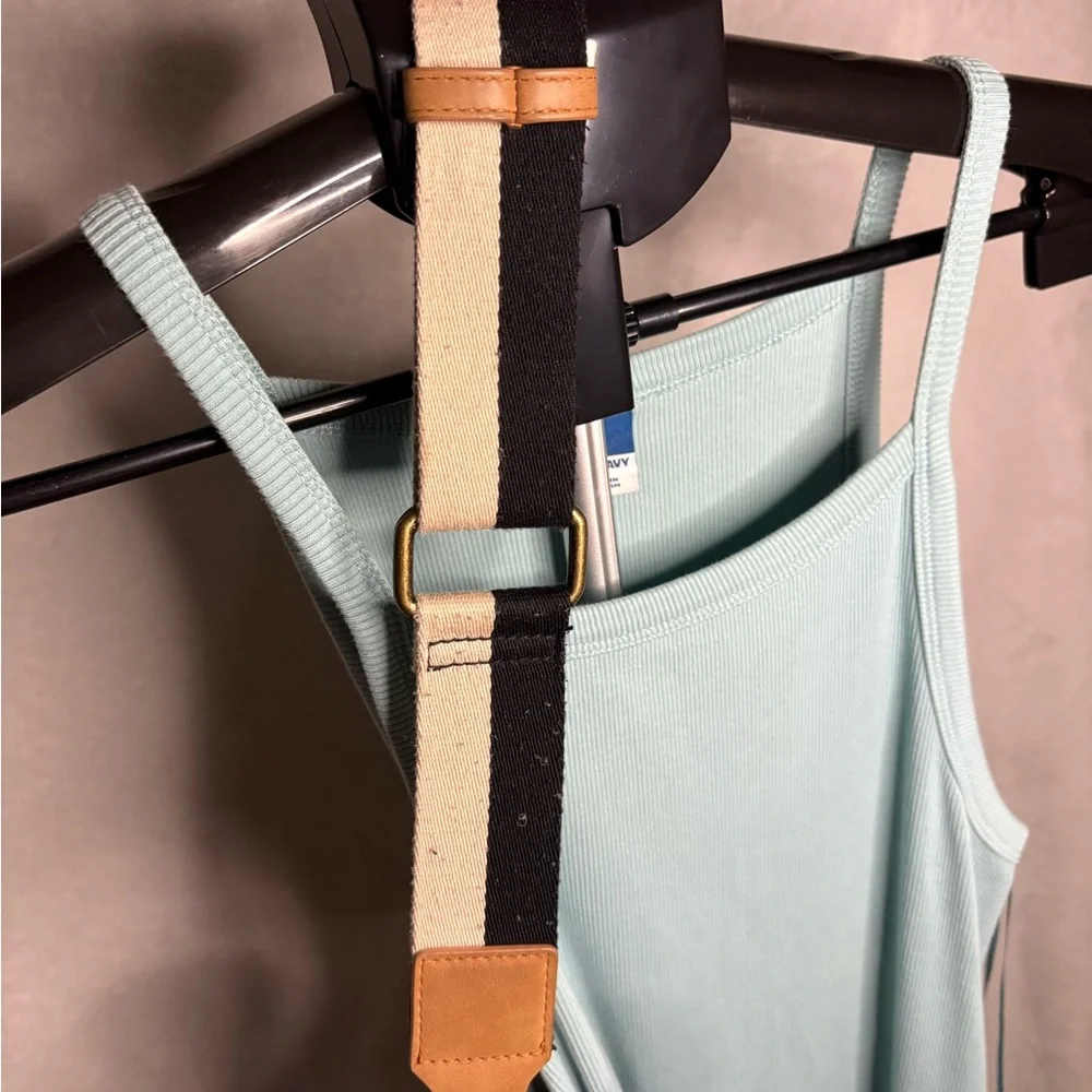 Universal Thread chic tan